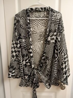Black & White Patterned Tie-Front Kimono
